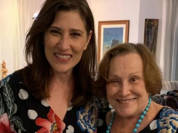 Beth Goulart diz orar por parente que passou covid-19 para Nicette Bruno