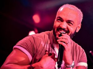 Belo é preso por fazer show em escola durante pandemia