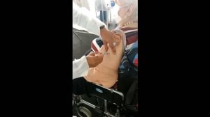 Polícia indicia técnica de enfermagem que não aplicou vacina contra Covid-19 em idosa em Maceió