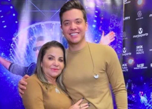 Mãe de Safadão sobre maquiadora: “Todos estão fora da banda”