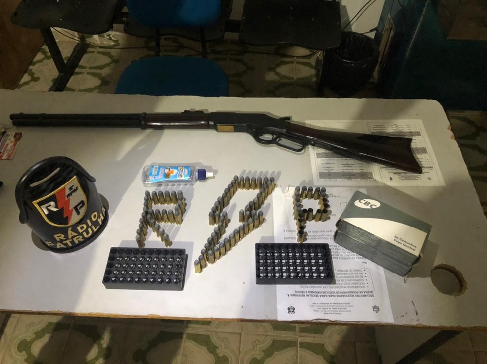 Após confusão em posto de combustíveis, homem é preso com espingarda em Arapiraca