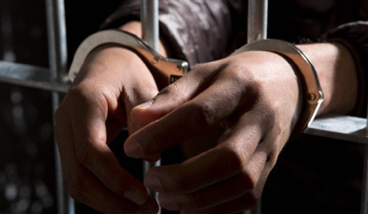 Foragido há 21 anos é preso acusado de matar pai e filho