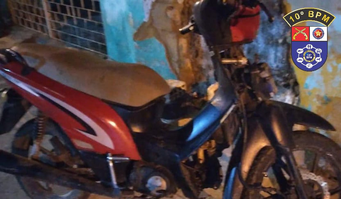 Moto roubada é encontrada dentro de casa abandonada em Palmeira dos Índios