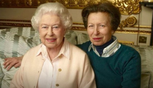 Escritora revela quem da família real foi racista com Meghan