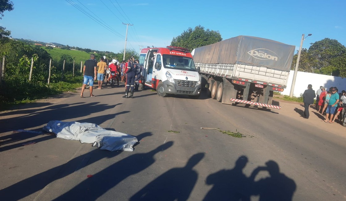 Sem capacete, homem morre após colisão traseira entre motos na AL-220