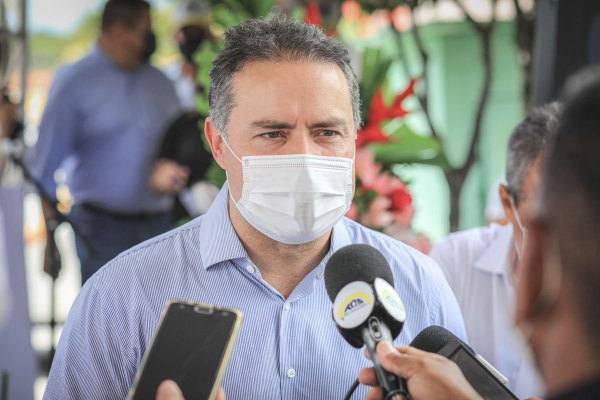 Em AL novo decreto reabre cinemas e amplia horário para bares e restaurantes até às 22h