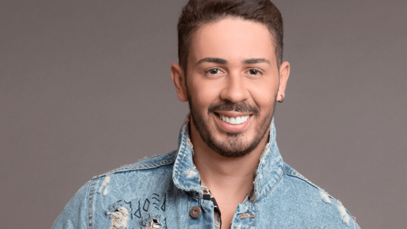 Alagoano Carlinhos Maia está sendo anunciado por Sílvio Santos como novo contratado do SBT