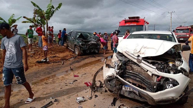 Homem morre em acidente com três carros na AL-105, em Porto Calvo