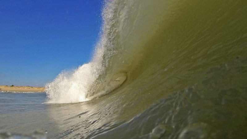 Marinha aponta ondas de até 3,5 metros de altura em Alagoas, nesta terça e quarta