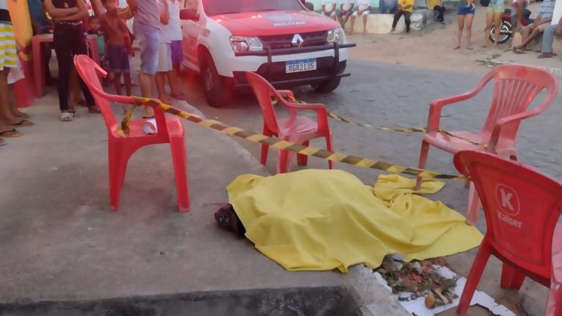 Mulher é presa em Arapiraca, AL, por matar homem que negou a ela R$ 2 e um cigarro