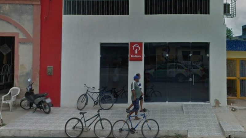 Criminosos usam maçarico para arrombar caixa de agência bancária em São Luís do Quitunde, AL