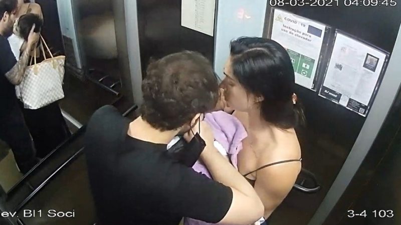Vídeo mostra Monique e Jairinho no elevador com o menino a caminho do hospital