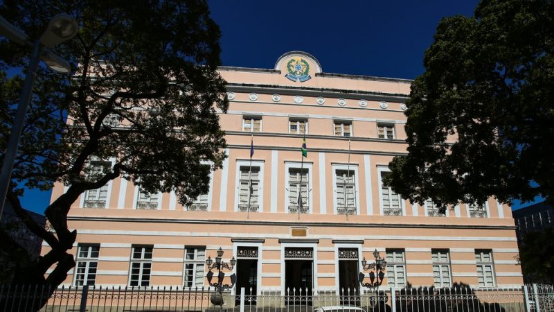 Projeto que reajusta salário da Educação em 40% é aprovado na Assembleia Legislativa de Alagoas
