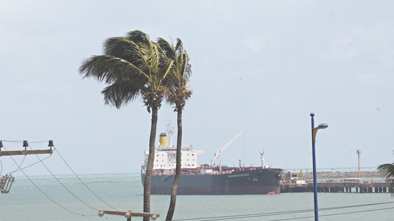 Defesa Civil e Semarh emitem alerta para rajadas de vento em Alagoas