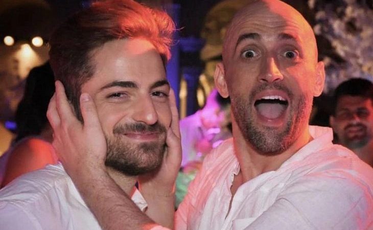 Thales Bretas doa figurino de Paulo Gustavo para leilão beneficente