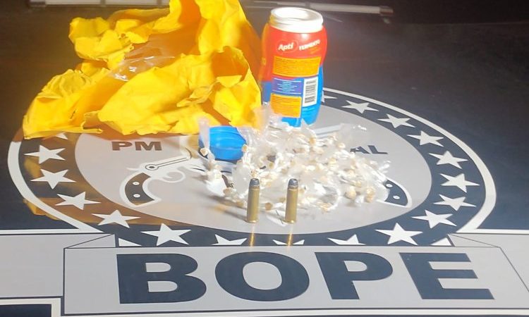 Mulher é presa com mais de 100 pedras de crack em Rio Largo