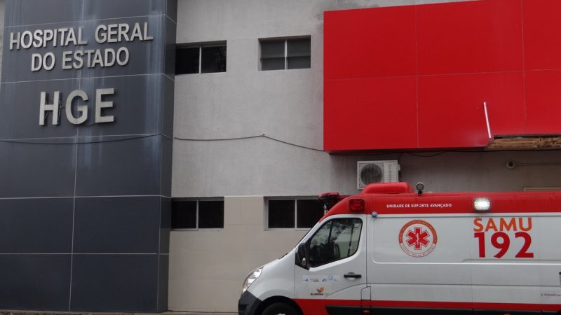 Morador de rua leva pedrada na cabeça durante discussão e sofre traumatismo craniano no Farol, em Maceió