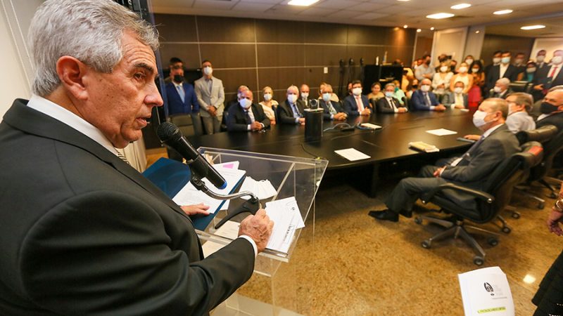 Orlando Rocha Filho toma posse como desembargador do TJAL