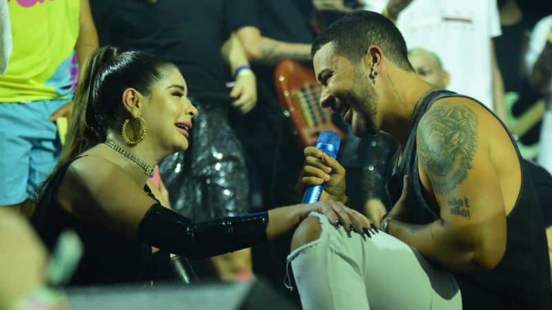 Carlinhos Maia e Gkay reconciliam amizade em Fortaleza com muitos abraços