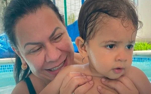 Mãe de Marília Mendonça prepara festa de aniversário para o neto