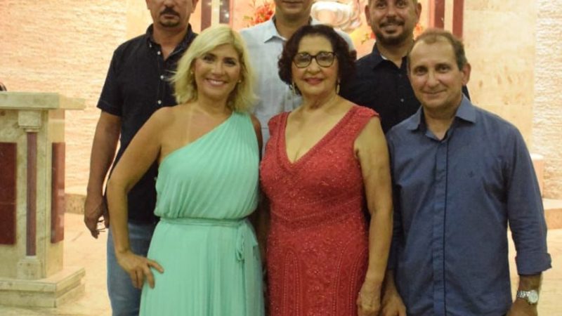 Márcia de Carvalho Nascimento recebe homenagens pelos seus 80 anos