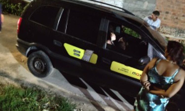 Homem morto a tiros com amante tinha histórico de envolvimento com tráfico de drogas