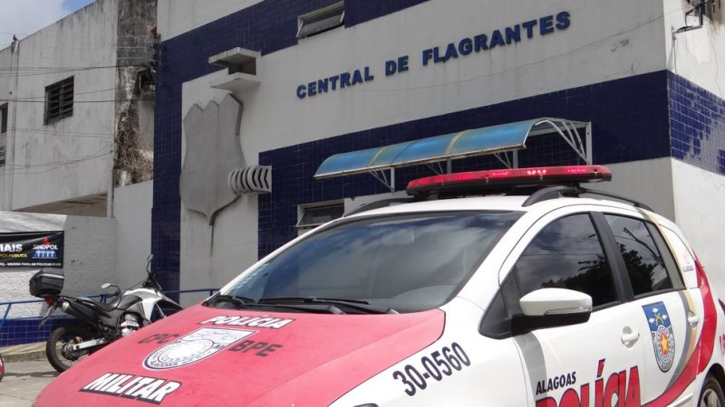 Assaltante é agredido pela população após roubo na Santa Lúcia, em Maceió