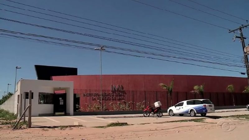 Homem de 26 anos é assassinado dentro da casa onde morava no bairro do Benedito Bentes, em Maceió