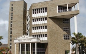 MPAL e Câmara Municipal de Penedo assinam TAC para que legislativo exonere 64 cargos comissionados