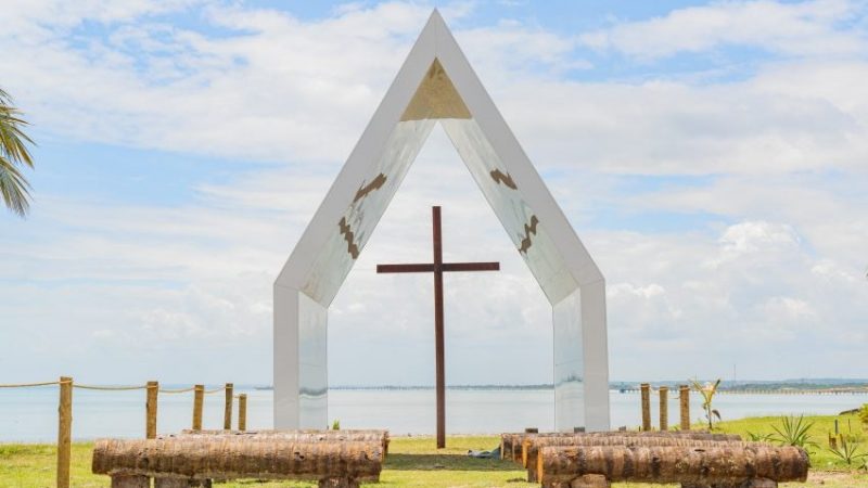 Quer casar na praia? Saiba como pedir autorização para eventos na Capelinha de Jaraguá