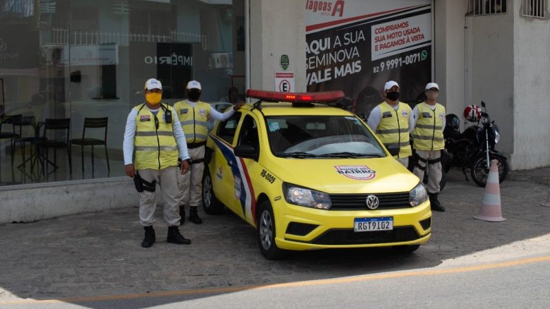 Mulher é vítima de injúria racial ao ser chamada de “negra safada” em fila de supermercado no Jacintinho