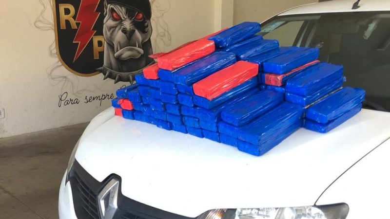 Polícia apreende mais de 60kg de maconha em carro na AL-101 Sul