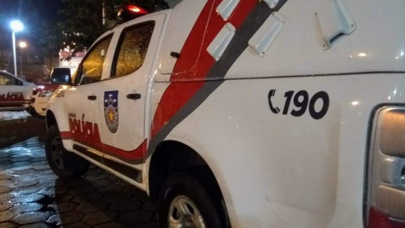 Dupla assalta van e leva celulares e dinheiro de passageiros em Rio Largo