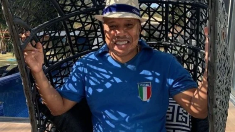 Vocalista do Molejo, Anderson Leonardo relembra relações com homens