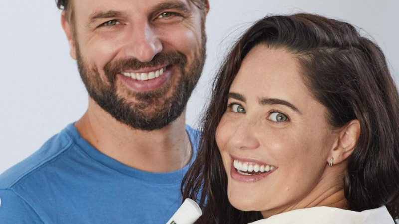 Fernanda Vasconcellos anuncia que está grávida de Cássio Reis: ‘Amor crescendo dentro de mim’