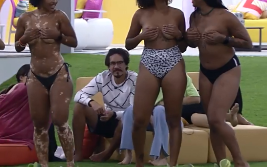 Linn da Quebrada, Natália e Jessilane fazem topless e pulam na piscina após Eliminação do BBB 22