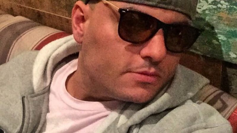 Justiça de SP decreta prisão de humorista Carlinhos Mendigo por dívida de mais de R$ 90 mil de pensão alimentícia