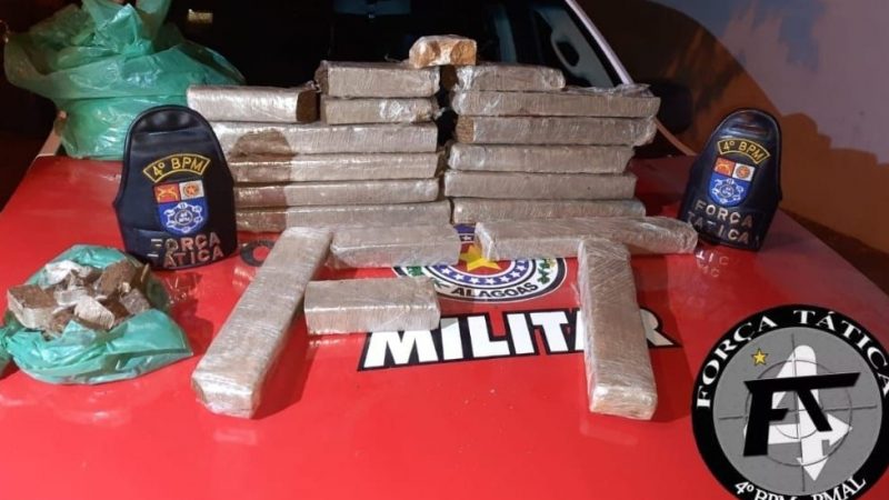 Suspeitos de tráfico de drogas fogem e deixam para trás mais de 13 kg de maconha no Barro Duro