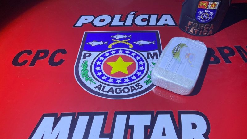Jovem é preso com cocaína em carro de aplicativo no Pontal da Barra