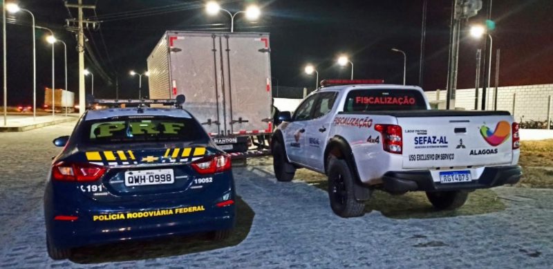 PRF apreende 744 caixas de óleo de soja sem nota fiscal em Rio Largo/AL