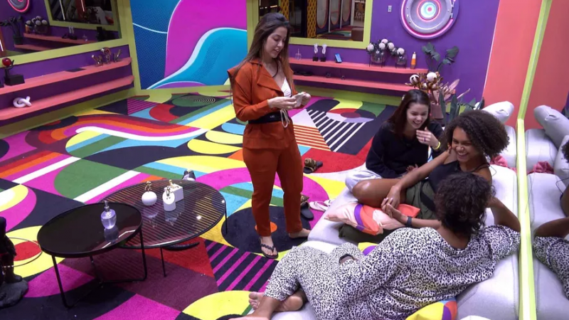 Após movimentação de Eliezer e Natália no edredom, sister executam ‘invasão’ frustrada no Quarto Grunge