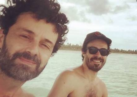 Ator alagoano e namorado trocam declarações na redes sociais