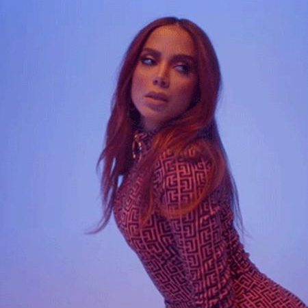 Anitta chega ao 1º lugar mundial com ‘Envolver’