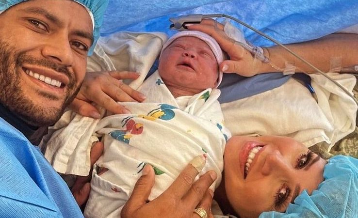 Nasce primeira filha do jogador Hulk com Camila Ângelo