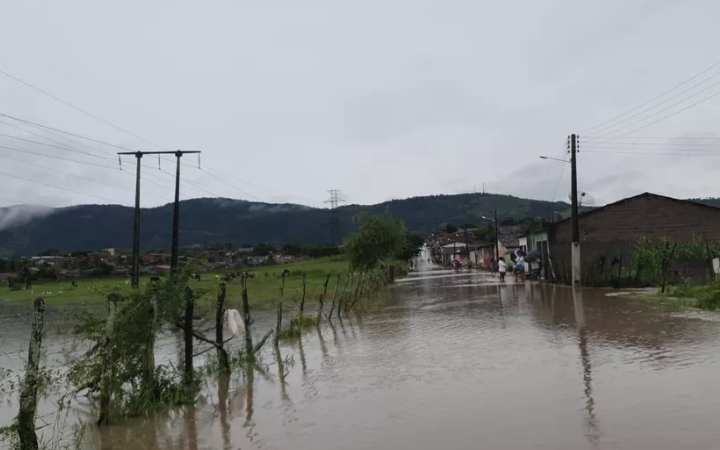 Nível do Rio Mundaú sobe e provoca inundações em União dos Palmares e Murici, AL