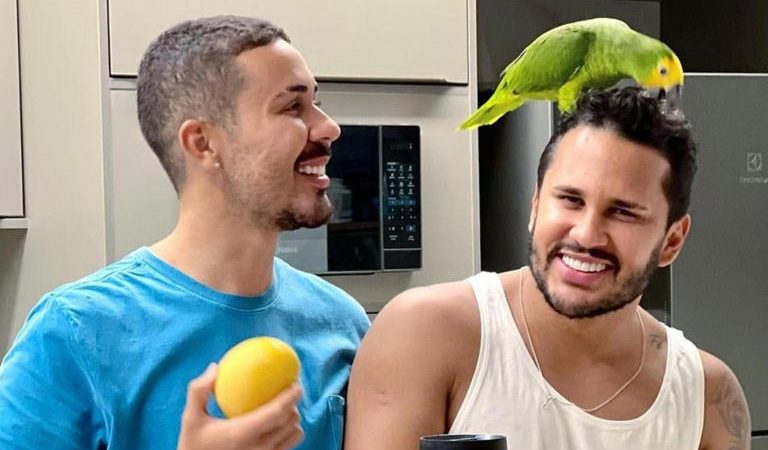 Lucas Guimarães vai à festa e expõe crise no casamento com Carlinhos Maia; influenciador desabafa sobre situação