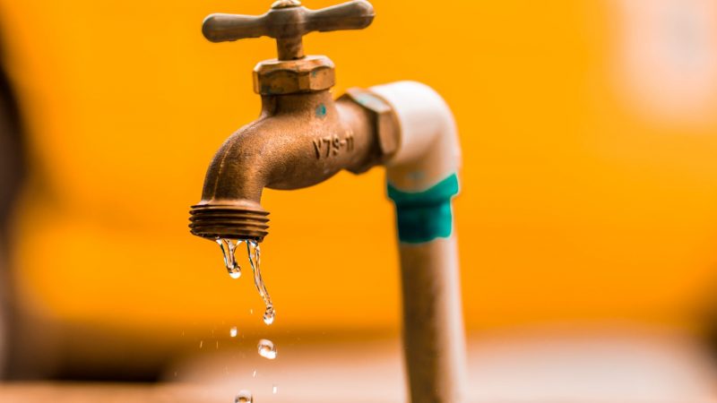 Abastecimento de água é retomado de forma gradual em algumas cidades