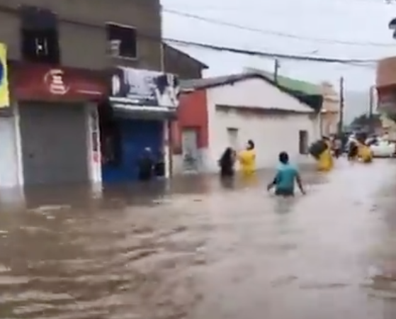 Nível dos rios sobem, ultrapassam e já causam transbordamento em Quebrangulo e outras cidades