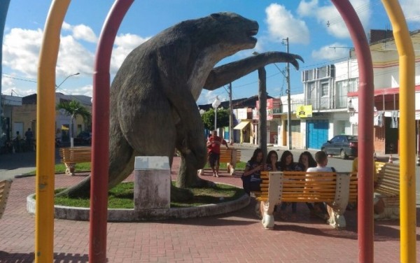 Após oito anos foragido, homem que agrediu companheira com capacete em Maravilha é preso no interior de PE