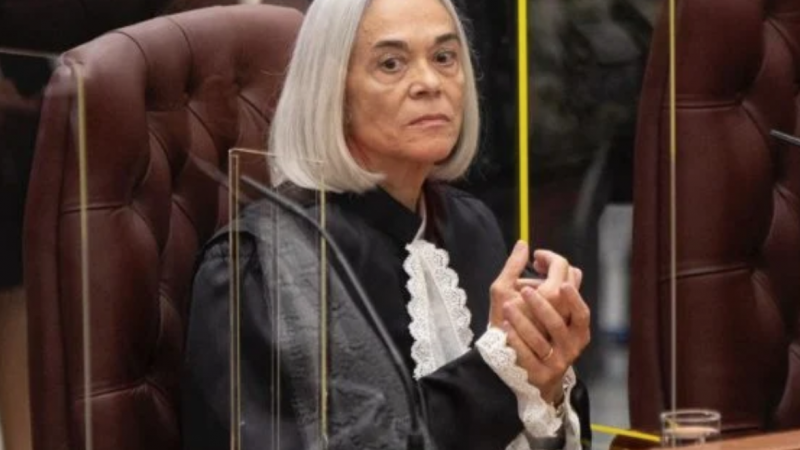 Maria Thereza Assis toma posse e é a 2ª mulher a presidir o STJ